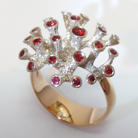 DESIGNER GOLD RING WITH BEST QUALITY SPINEL
