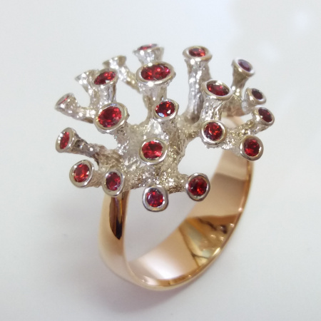DESIGNER GOLD RING WITH BEST QUALITY SPINEL